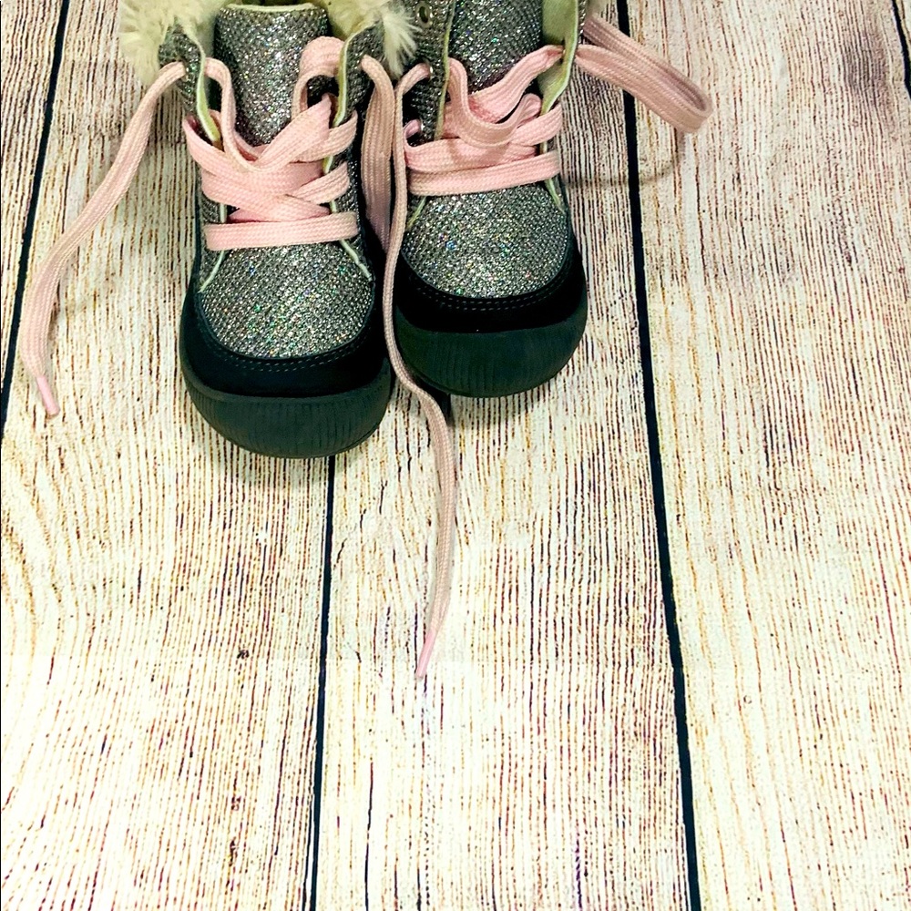 Oshkosh  winter metallic glitter pink  boots